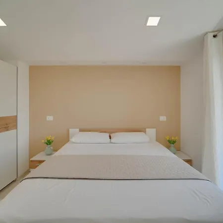 Apartment Black Diamond