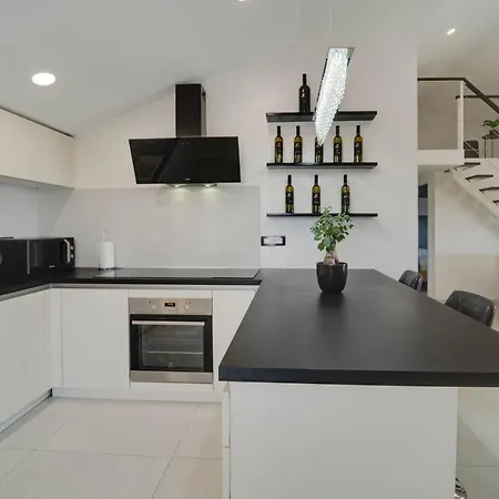 Apartment Black Diamond Vilanija