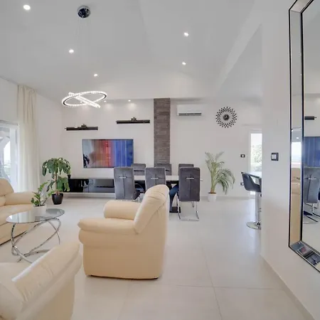Apartment Black Diamond
